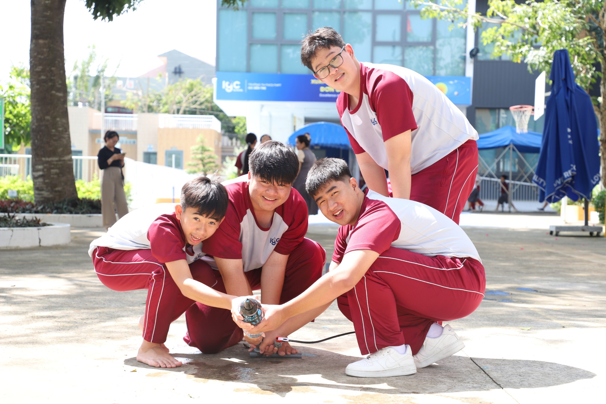 RỘN RÀNG CUỘC THI “TÊN LỬA NƯỚC”