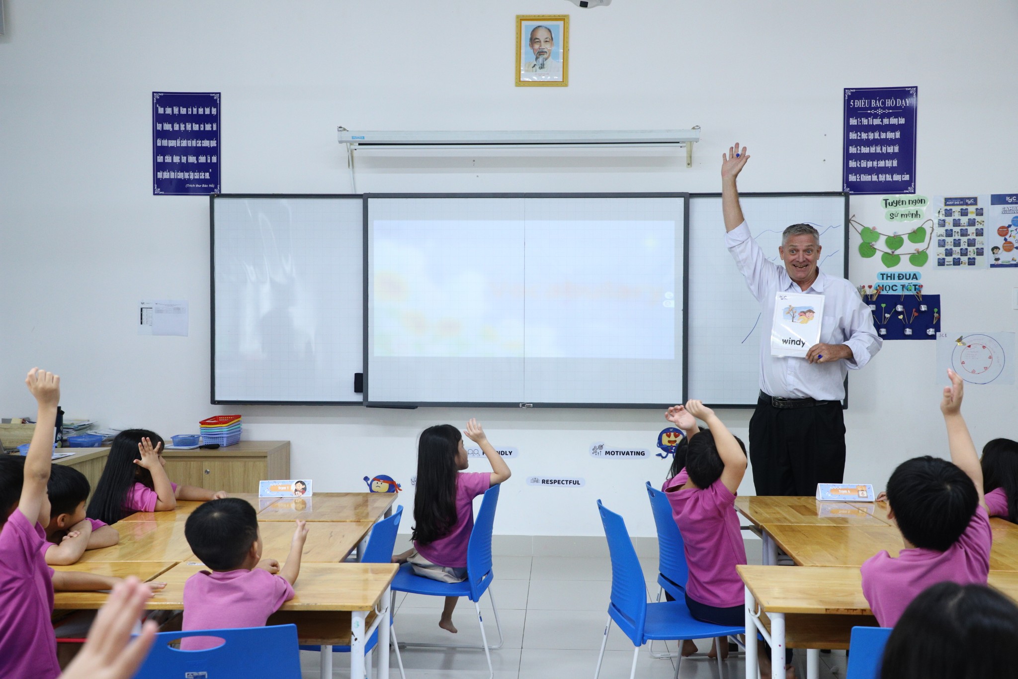 HỌC SINH IGC KIDDY BẾN TRE THAM GIA CHƯƠNG TRÌNH – “MỘT NGÀY LÀM HỌC SINH LỚP 1” TẠI IGC BẾN TRE