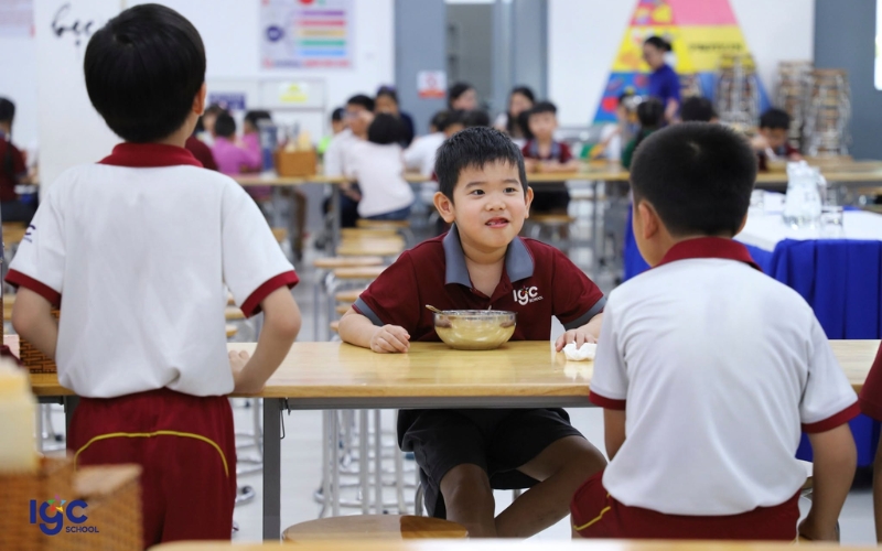 chọn trường tiểu học cho con