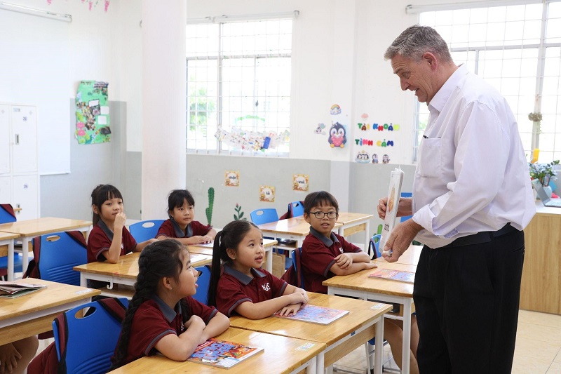 Học với giáo viên nước ngoài - Đội ngũ Sư phạm Bản ngữ, Phương pháp Chủ động