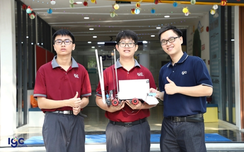 Học sinh THPT ở Bến Tre tham gia hoạt động sáng tạo công nghệ và Robotics