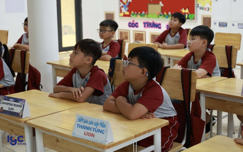 phụ huynh cần chuẩn bị gì khi con vào lớp 1