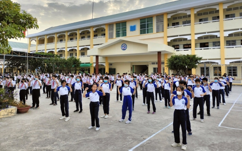 trường THCS Hoàng Lam