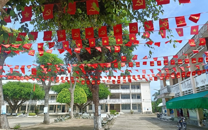 trường THCS Phú Hưng